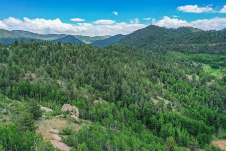 Beautiful Mountain Property with Privacy and Amazing Views - image 11