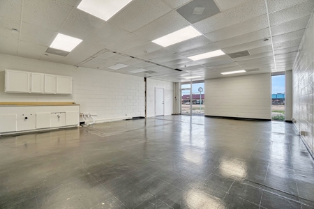 Commercial Property For Sale In Altus, Oklahoma - image 9