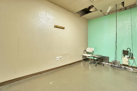 Commercial Property For Sale In Altus, Oklahoma - image 12