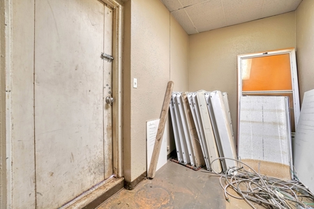 Commercial Property For Sale In Altus, Oklahoma - image 18