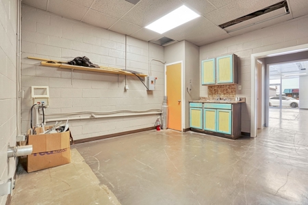 Commercial Property For Sale In Altus, Oklahoma - image 20