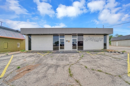 Commercial Property For Sale In Altus, Oklahoma - image 4