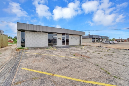 Commercial Property For Sale In Altus, Oklahoma - image 5
