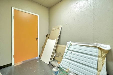 Commercial Property For Sale In Altus, Oklahoma - image 14