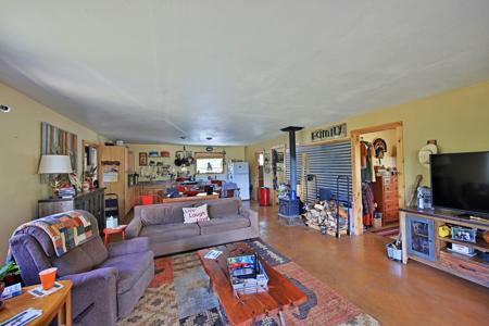 Mountain Home on Acreage for sale in Collbran, Colorado - image 8