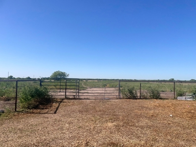 Country Home with 10 Acres in Skidmore - image 33
