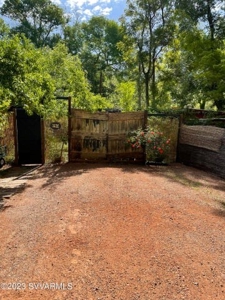 Rare Find Next to Oak Creek in Sedona - image 38
