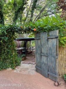 Rare Find Next to Oak Creek in Sedona - image 6