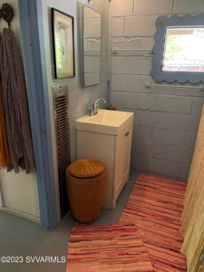 Rare Find Next to Oak Creek in Sedona - image 32