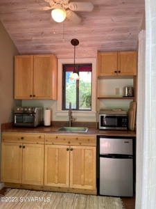 Rare Find Next to Oak Creek in Sedona - image 49