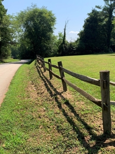 Old Fashioned Southern Charm Minutes To Kerr Lake, VA - image 3