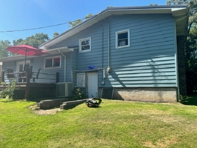 In Town Home- 3 Bedroom/2 Bath With In-Ground Pool - image 30