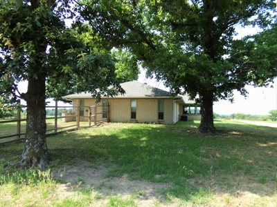 Beautiful Hilltop Country Home for Sale in Sumner, TX! - image 5