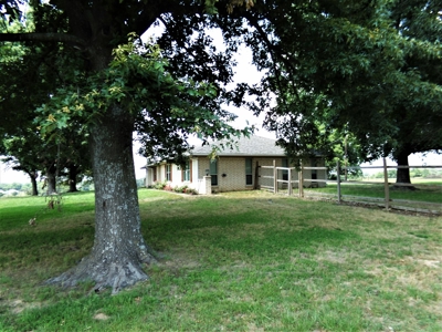 Beautiful Hilltop Country Home for Sale in Sumner, TX! - image 4