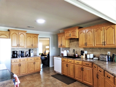 Beautiful Hilltop Country Home for Sale in Sumner, TX! - image 10