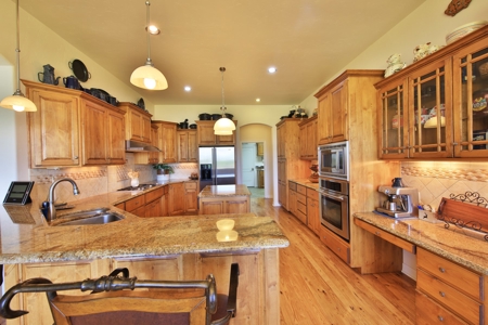 Western Colorado Luxury Home for Sale in Montrose, CO - image 9