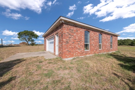 Home on Acreage in Crawford, Texas for Sale Crawford ISD - image 32