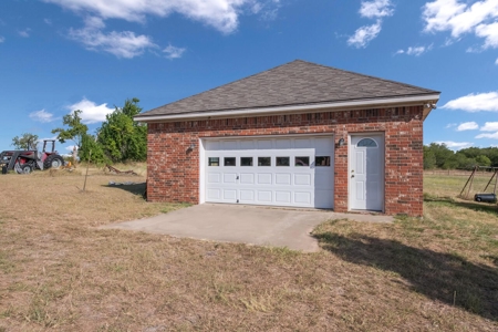 Home on Acreage in Crawford, Texas for Sale Crawford ISD - image 33
