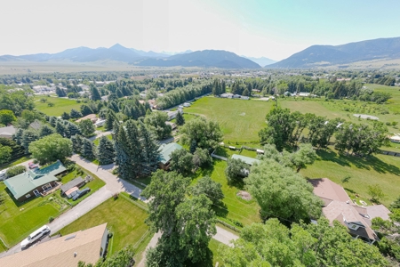 3 bed, 2 bath Country Home on Acreage near Yellowstone Park - image 9