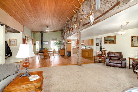 3 bed, 2 bath Country Home on Acreage near Yellowstone Park - image 33