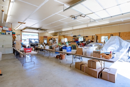 3 bed, 2 bath Country Home on Acreage near Yellowstone Park - image 45