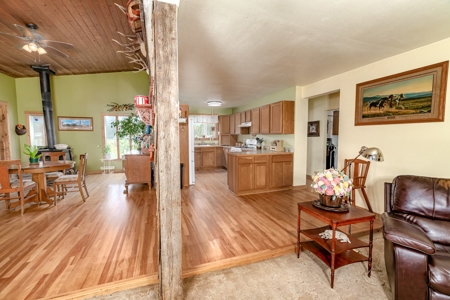 3 bed, 2 bath Country Home on Acreage near Yellowstone Park - image 21