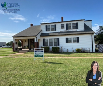 WELCOME HOME…to 922 3rd Street, Alva, Oklahoma 73717! - image 1