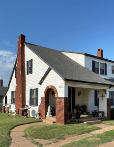 WELCOME HOME…to 922 3rd Street, Alva, Oklahoma 73717! - image 3