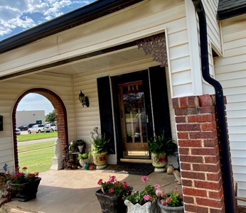WELCOME HOME…to 922 3rd Street, Alva, Oklahoma 73717! - image 2