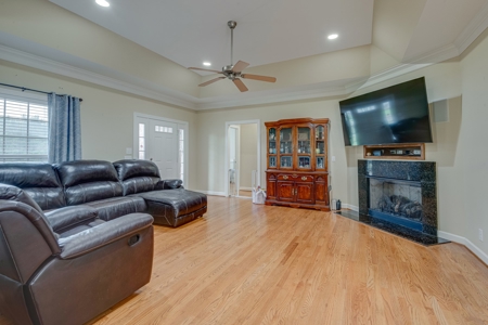 Brick Home on Large Corner Lot w/ Workshop - White Bluff, TN - image 4