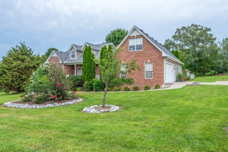 Brick Home on Large Corner Lot w/ Workshop - White Bluff, TN - image 28