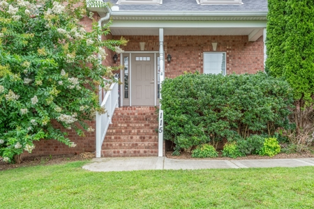 Brick Home on Large Corner Lot w/ Workshop - White Bluff, TN - image 2