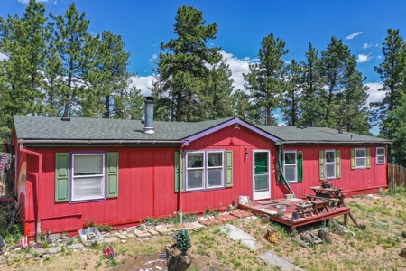 Mountain Retreat Bordering National Forest - image 2