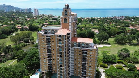 Spacious Apartment in PH Alcazar, Coronado Golf  *SOLD* - image 13