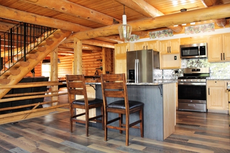 Mountain Log Home with 20+ Acres - image 17