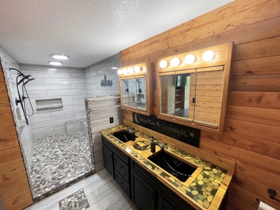 Mountain Log Home with 20+ Acres - image 29