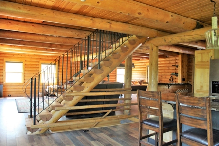 Mountain Log Home with 20+ Acres - image 13