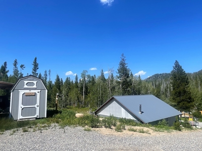 Mountain Log Home with 20+ Acres - image 36