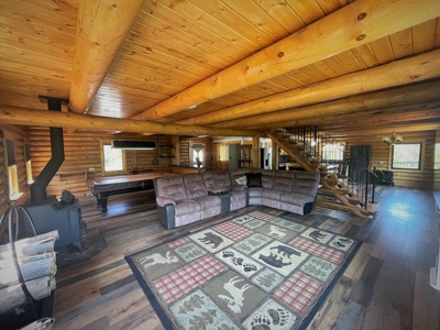 Mountain Log Home with 20+ Acres - image 10