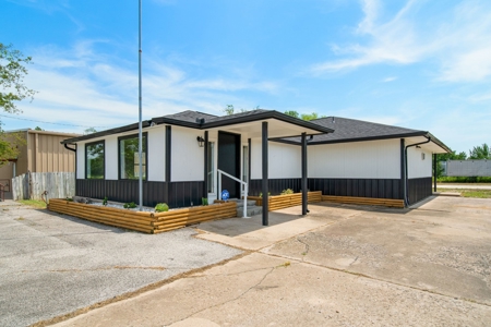 Commercial Property For Sale in Pryor, OK - image 5
