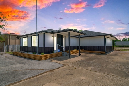 Commercial Property For Sale in Pryor, OK - image 2