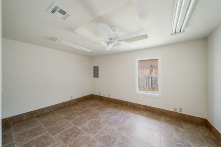 Commercial Property For Sale in Pryor, OK - image 12
