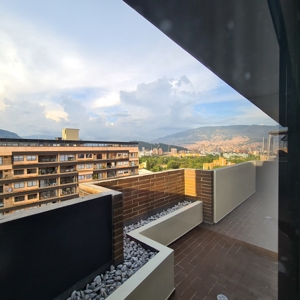 Duplex Penthouse with Panoramic Views - image 22