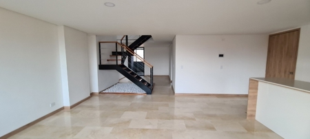 Duplex Penthouse with Panoramic Views - image 8