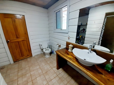 Waterfront Home with Cabin for Sale, Bocas del Toro, Panama - image 2