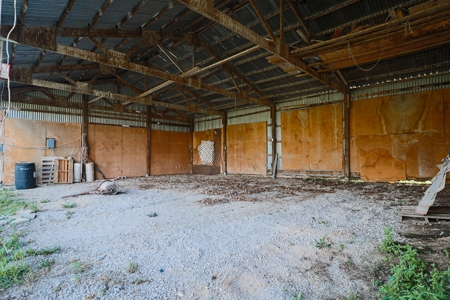 Home on Acreage For Sale Warrensburg, MO - image 43