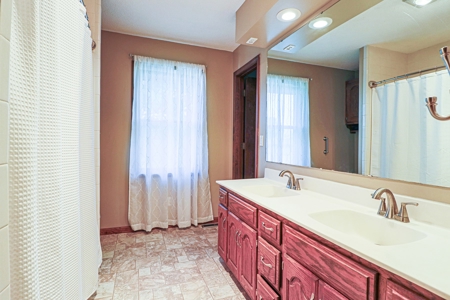 Home on Acreage For Sale Warrensburg, MO - image 21