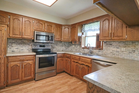 Home on Acreage For Sale Warrensburg, MO - image 19