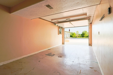 Home on Acreage For Sale Warrensburg, MO - image 42