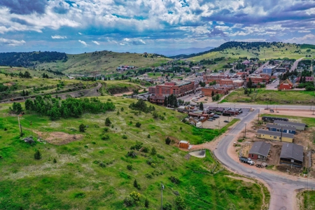 Mixed Use Investment Property In Growing Cripple Creek - image 1